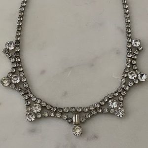 Garne vintage necklace.